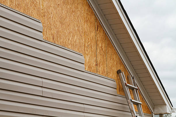 Professional Siding Installation technician working in Franklin, PA